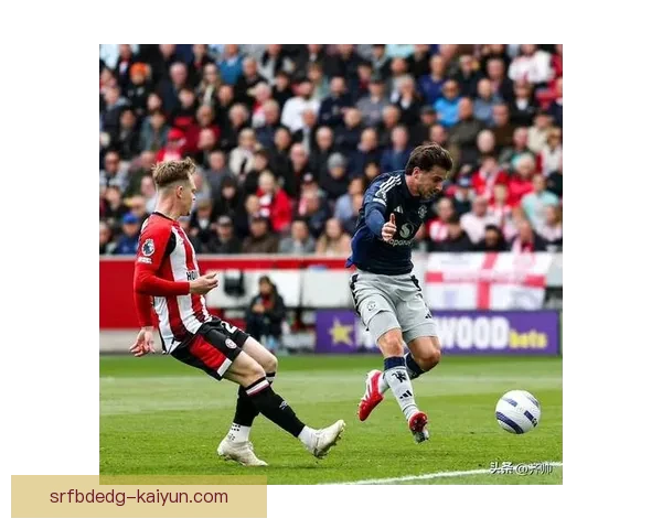 弗格森重返老特拉福德，红魔传奇的回忆激励球队重返巅峰状态回暖