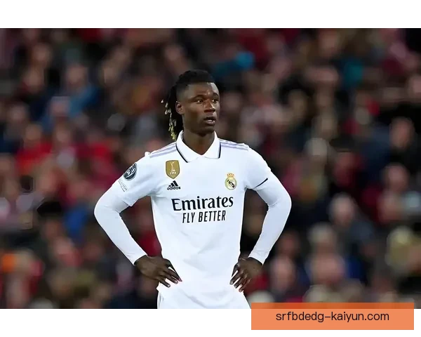 卡马文加在场上表现出色，教练对其状态提升给予高度评价